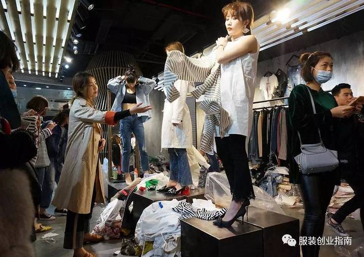 服装行业月入五万的机会地图 从打工人到操盘手的进阶路径